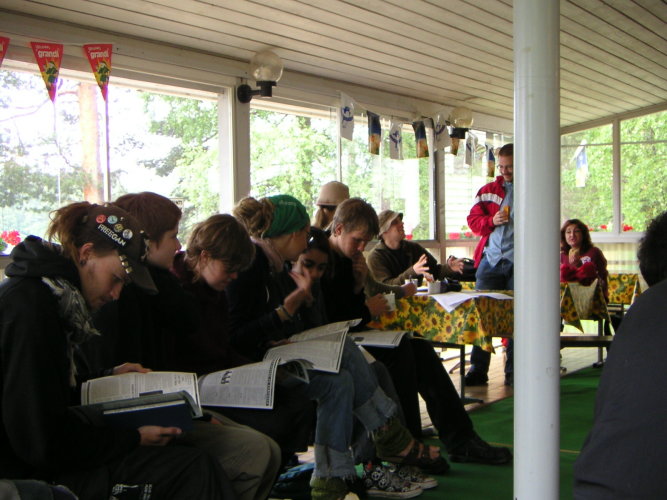 Työryhmä valmistautuu