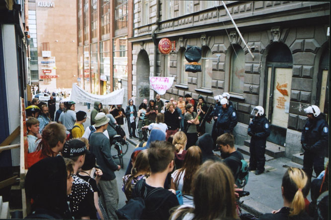 Mielenosoitus vaati Omegaa takaisin ihmisten käyttöön