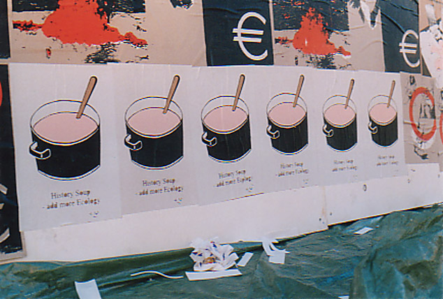 Graffiti tekstillä "History Soup - Add More Ecology"