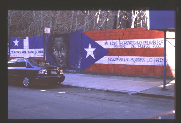 Aita maalattuna Puerto Ricon väreihin